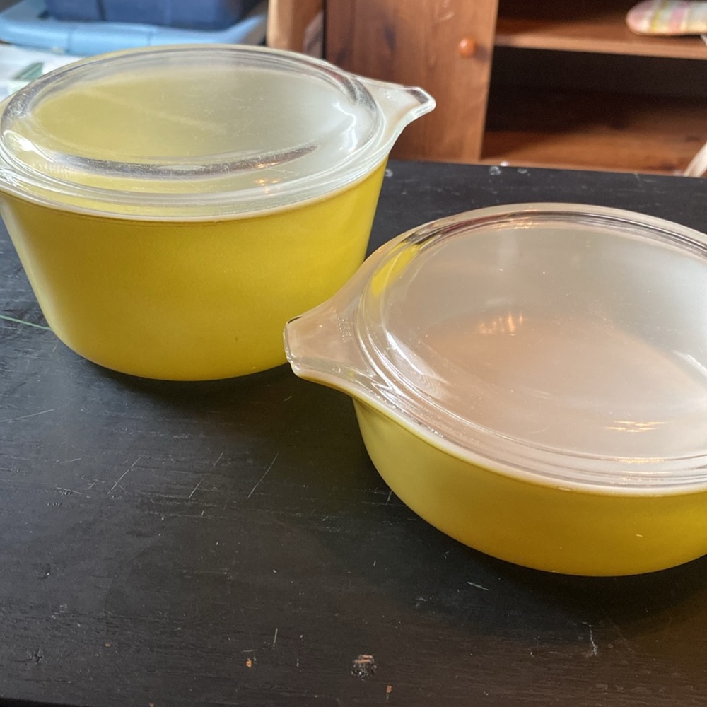 Vintage Pyrex 471 & 473 Lemon Glass-Lidded Bowl Set